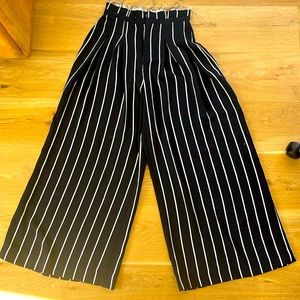 Kendall and Kylie high waist, wide leg plants - Navy Blue and White Stripe - M